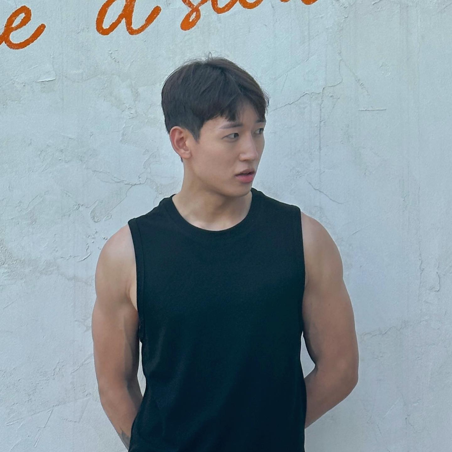 땡볕에 엄청 더웠는데 땀 흡수 잘되구 시원해서 버티기 좋았어요😵‍💫 여름 언제 끝나...
.
.
.
.
#blackmonsterfit #블랙몬스터핏 #헬스나시 #헬스복 #짐웨어 #코튼폴리 #운동복 #반팔 #반팔티