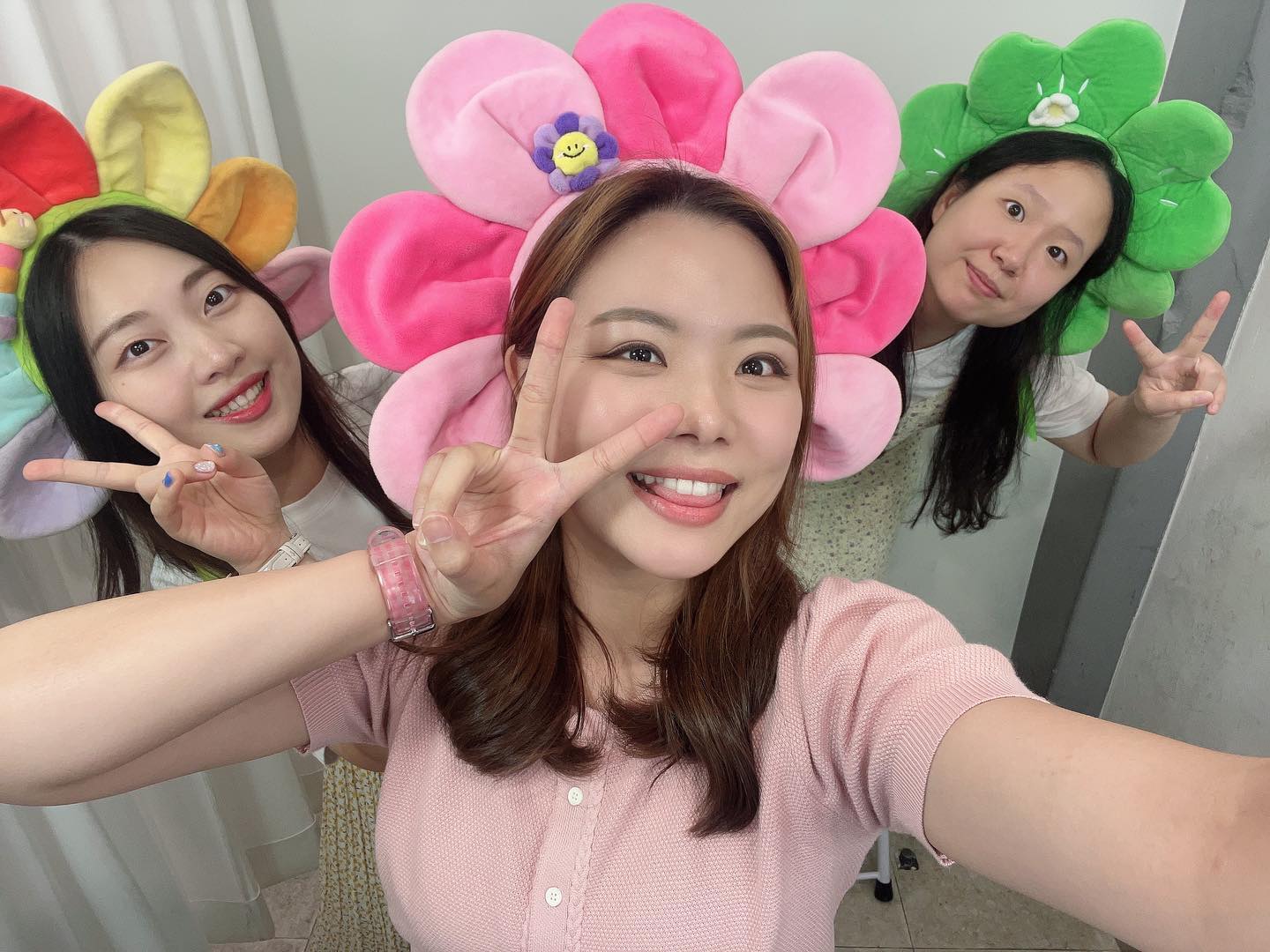 떠녕이의 7월 모아보기
너무 덥고 습해서 힘겨운 요즘...😇(물속 아니냐구요...)
그래도 지난 한달도 자알 보냈다!
생각지 못한 일들이 생겨 마음 고생도 많이 했지만
그래도 마음 맞는 사람들 만나서 수다 떨면서 힘든 것들 다 훌훌 털어 버리면서 잘 이겨냈다!
더 더우면 덥지 덜 덥지는 않을듯한 8월도 행복하게 지내야징💪🏻

#2023년 #7월 #끝 #안녕 #8월