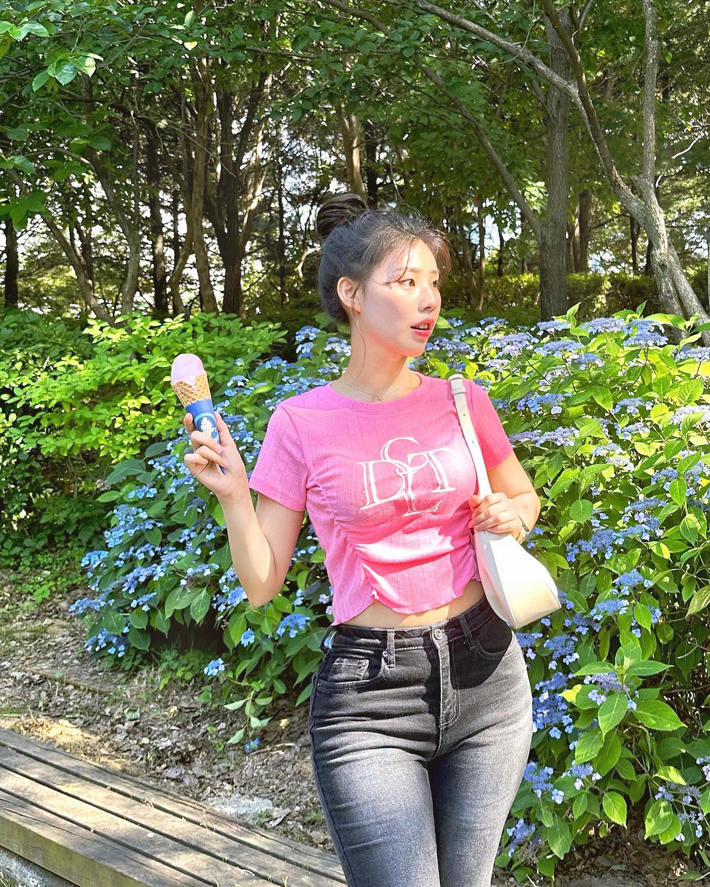 아이스크림 녹는 중임 .. 낼롱