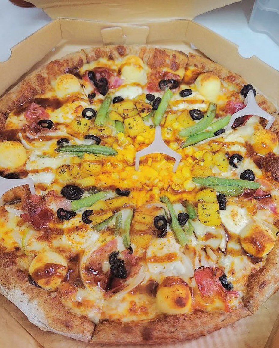 #7번가피자 #신메뉴 #크림치즈볼피자 맛보기!! 크림치즈가 위에 팡팡!
치즈좋아하면 드셔보세용!!

#신촌피자맛집#7번가피자신촌마포점#핫윙