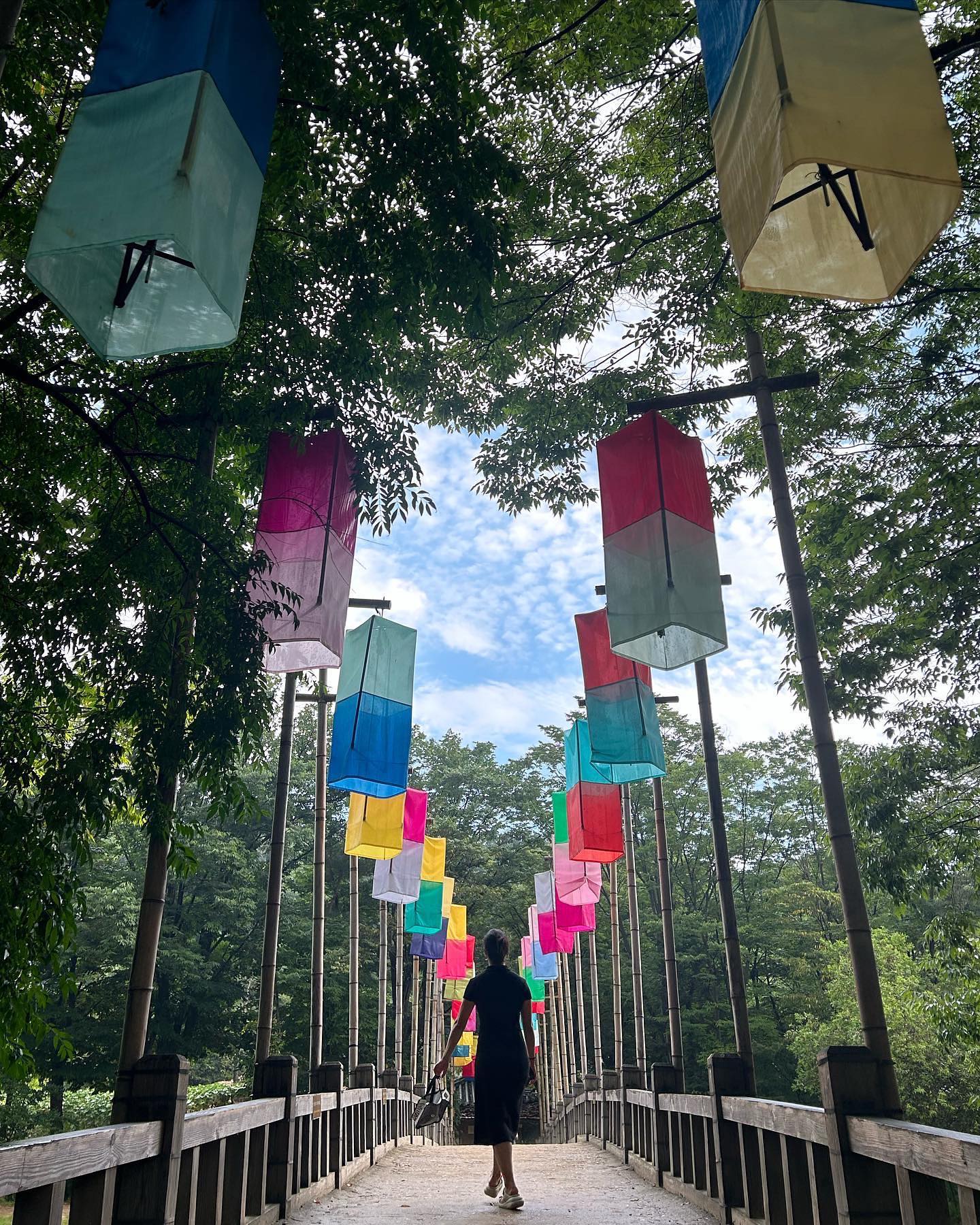 With family
한여름 타죽을 것 같은 태양 아래 가족 나들이