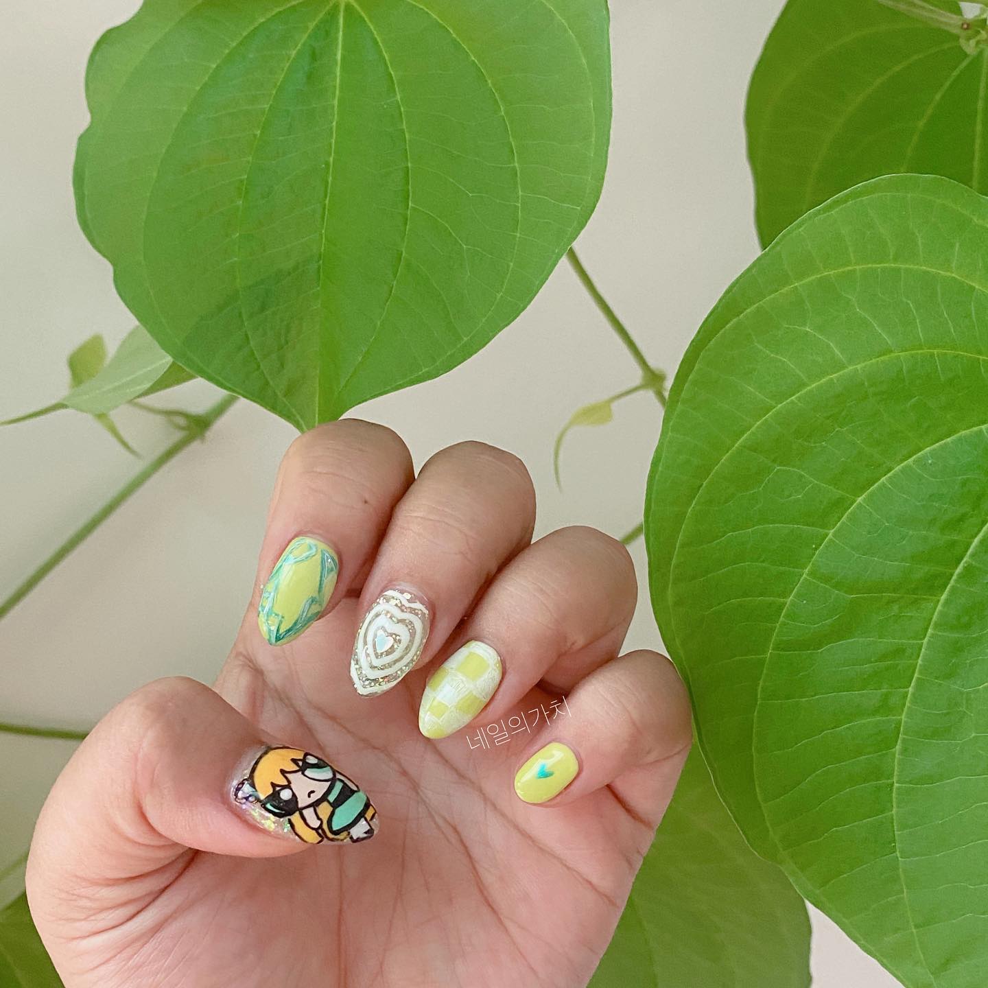 파워퍼프걸💚

➿➿➿

 네일의 가치

 성함/연락처
 원하시는 날짜 / 시간
 하시는 시술 / 아트 유,무 (사진첨부)
 연장/젤제거 유,무 

- 예약문의는 카카오채널 ‘ 네일의가치 ’
- 네이버 예약 가능
- 무수동7길 124 하늘채아파트상가 

➿➿➿
