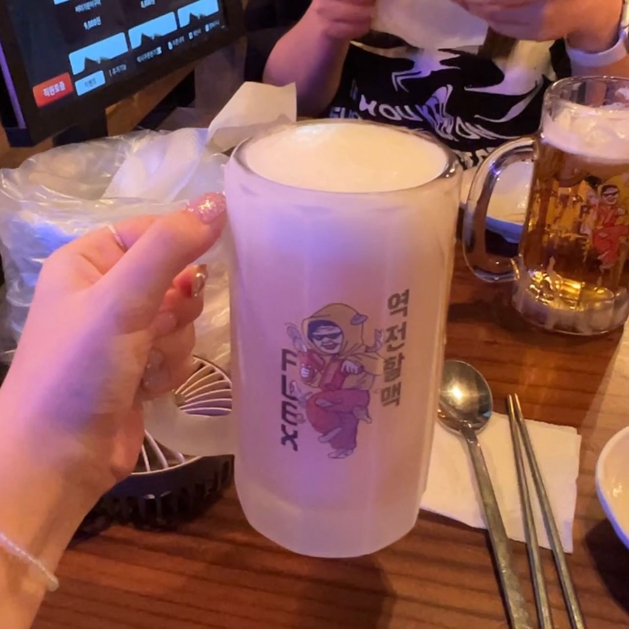 나 왜 역전할맥 이제 와보냐!!?
살얼음맥주 존맛탱이자나🥹
안주도 맛있었구요~
여름엔 시원한 할맥입니다요!🍻