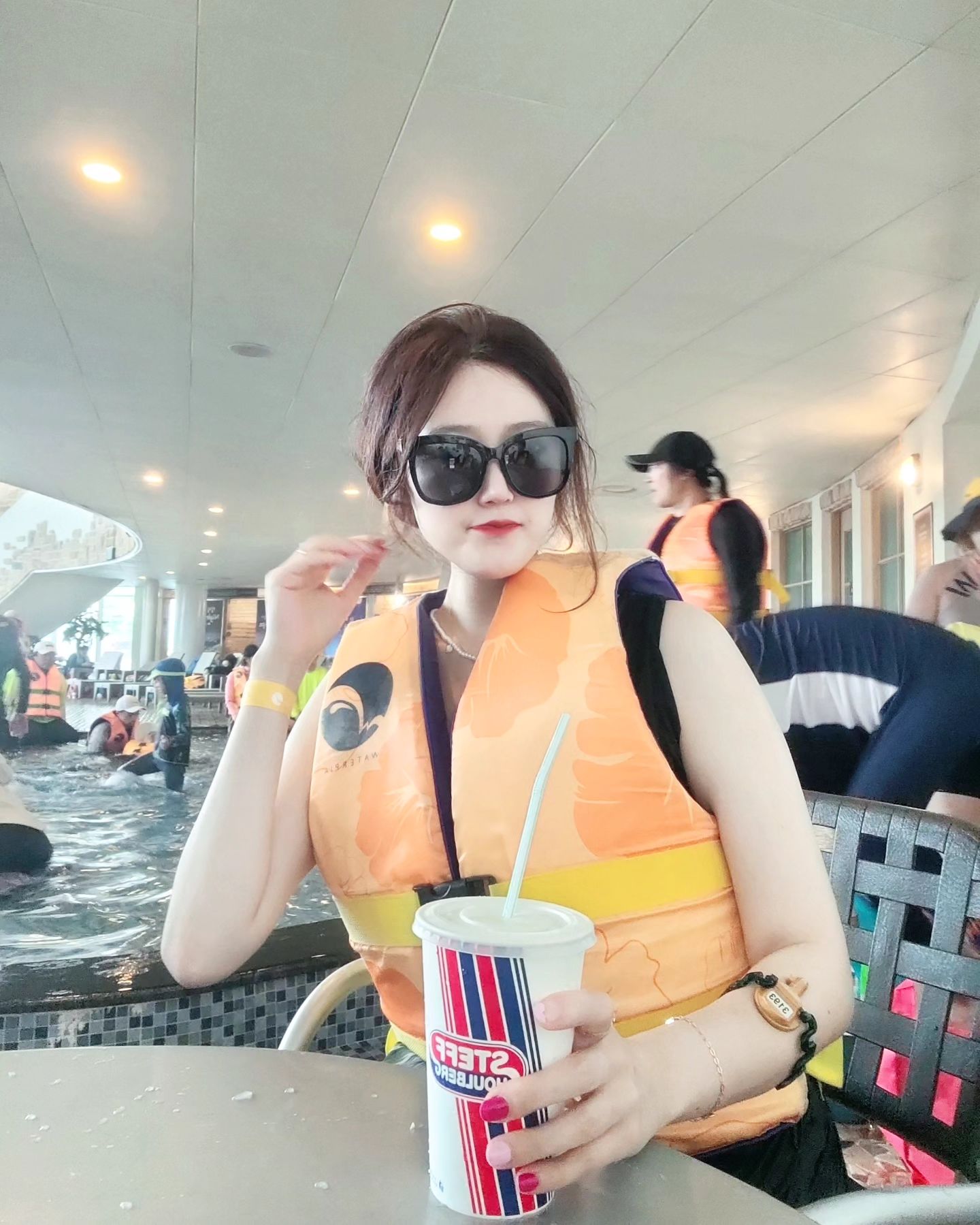 2023 하계휴가 ♡성공적♡
#횡성루지체험장 도 갔다가 #워터피아 가서 하루종일 놀았답ㅎ#온천 도 들어갔다가 #물놀이 도 했다가 6시간이상 2끼 먹으믄서 즐건시간보냈답니당😄담에 또 갈래융ㅎㅎ
계획없이 갔는데 역시나 막힘없이 잘 논것보믄 파워p를 검증완료
.
.
.
.
#daily #ootd #selfiegram  #서울 #홍대 #강남 #selfie #셀스타그램 #맞팔 #좋아요 #좋아요반사 #이미지모델 #협찬 #뷰티모델#친구스타그램 #안양 #범계 #좋아요#vlog