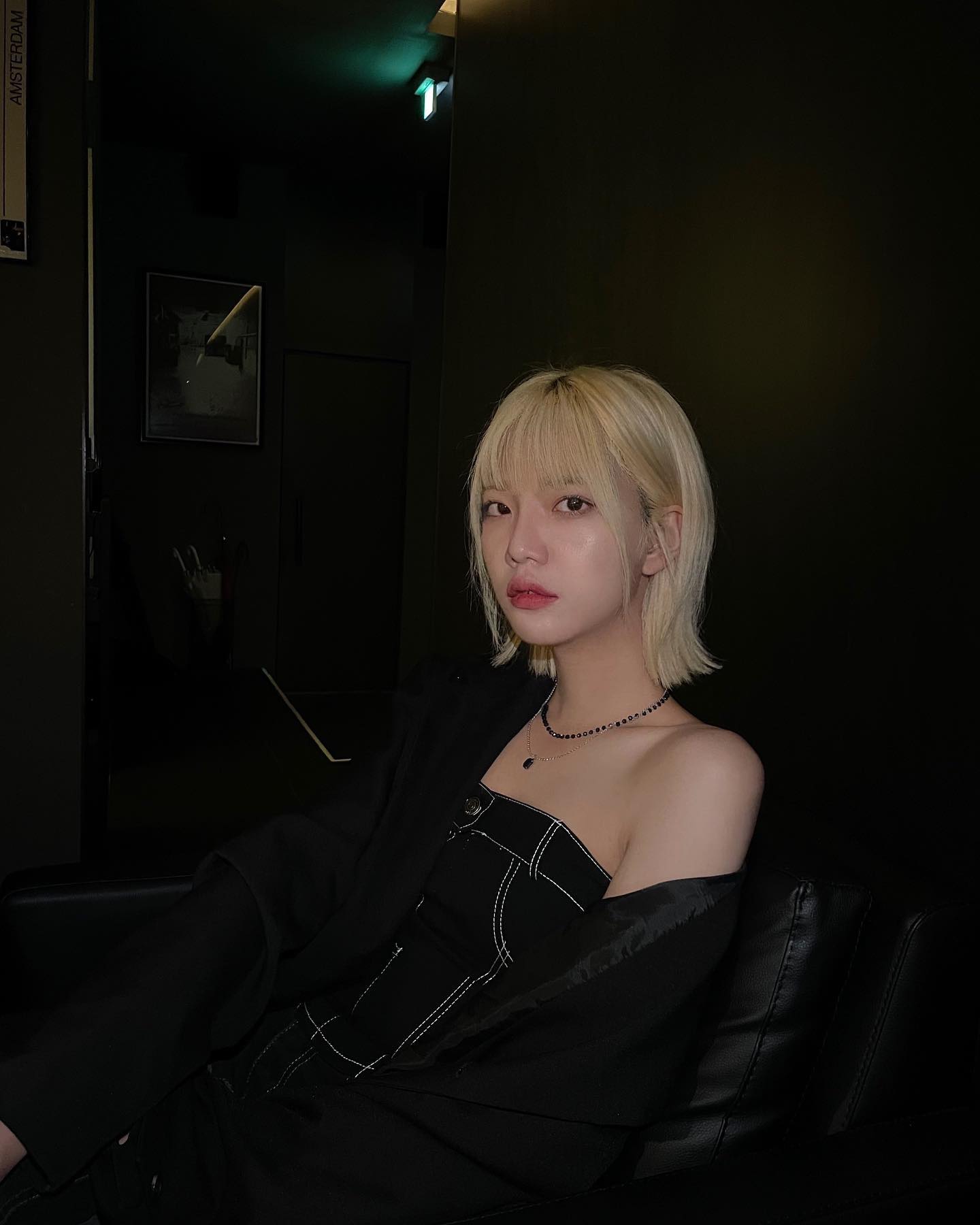 나 머리잘라써 어때 애더라👱