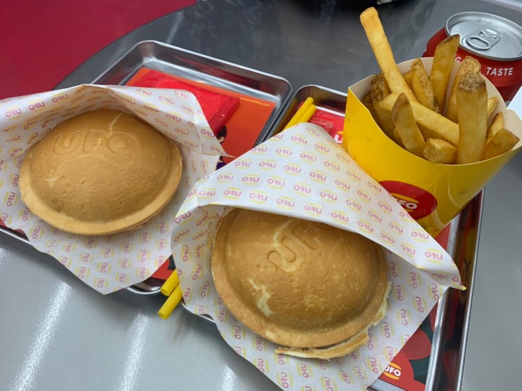 UFO 버거 드디어 먹었다 🍔 / 카림 UFO 버거