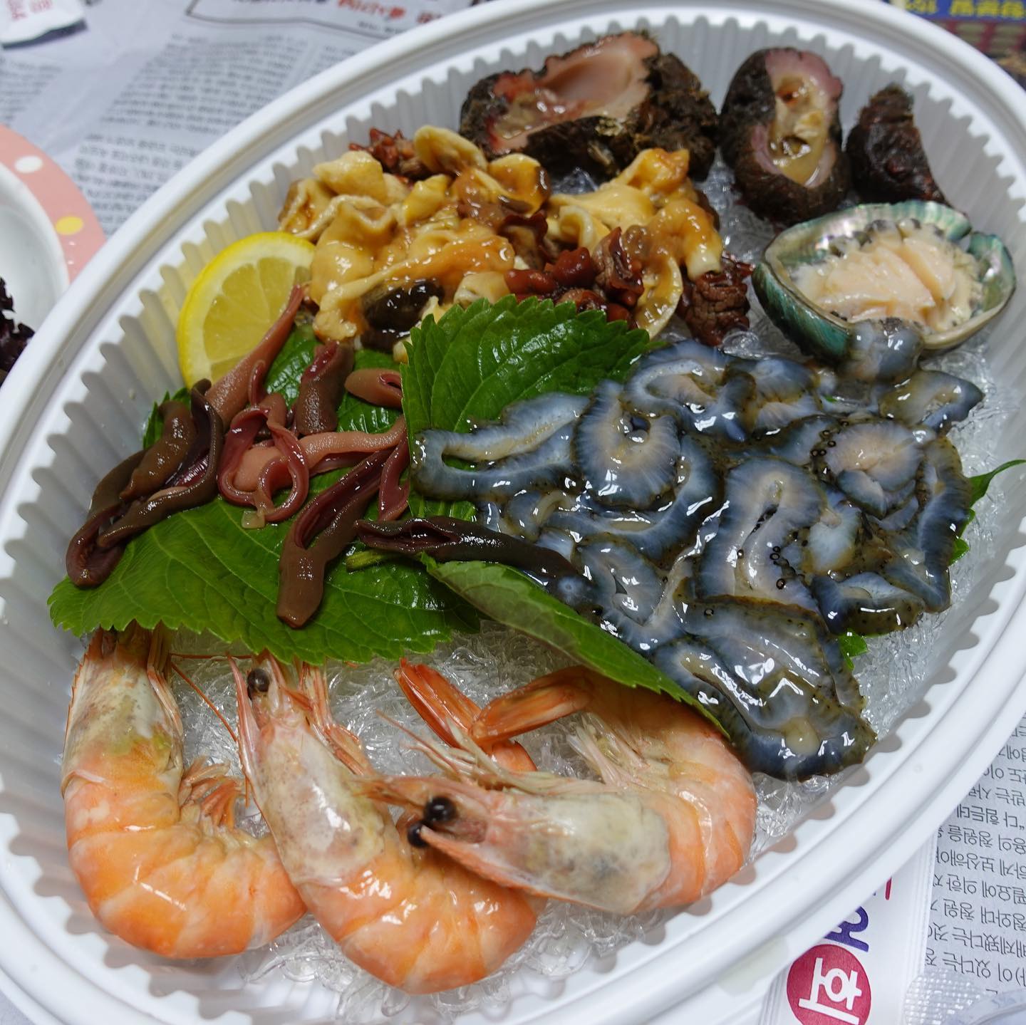 믿고 먹는 칠곡3지구 횟집 삼거리회타운 ❤️ 가서 먹어도 쏟아지는 스끼에 행복하지만 가성비 쏟아지는 넉넉한 회포장도 인기만점! 쫄깃 탱탱한 숙성회는 삼거리회타운이 최고!!! #칠곡3지구횟집 #운암지맛집 #대구칠곡맛집 #칠곡맛집 #대구회포장 #칠곡회배달 #삼거리회타운 #대구칠곡회포장 #삼거리회타운회포장 #칼맞팔 #선팔하면맞팔 #인친해요 #대구맛집 #대구횟집 #선팔환영