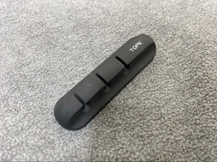 케이블 깔끔한 정리ː제이펀마켓 USB 충전 케이블 선정리 홀더