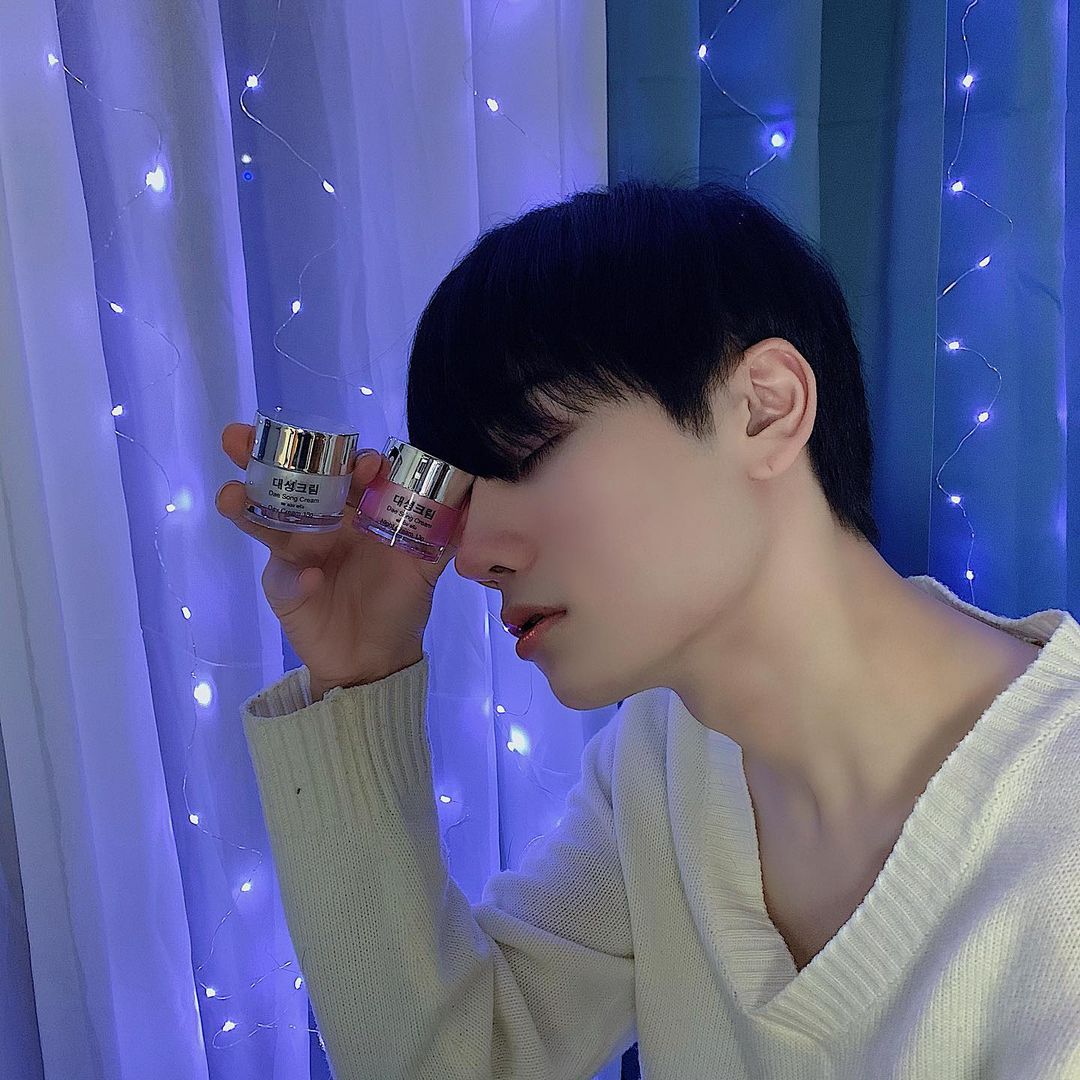 승휘 on Instagram: “#협찬 마스크 자주 쓰는 요즘에 좋은 크림 대성크림 Dae song Cream”