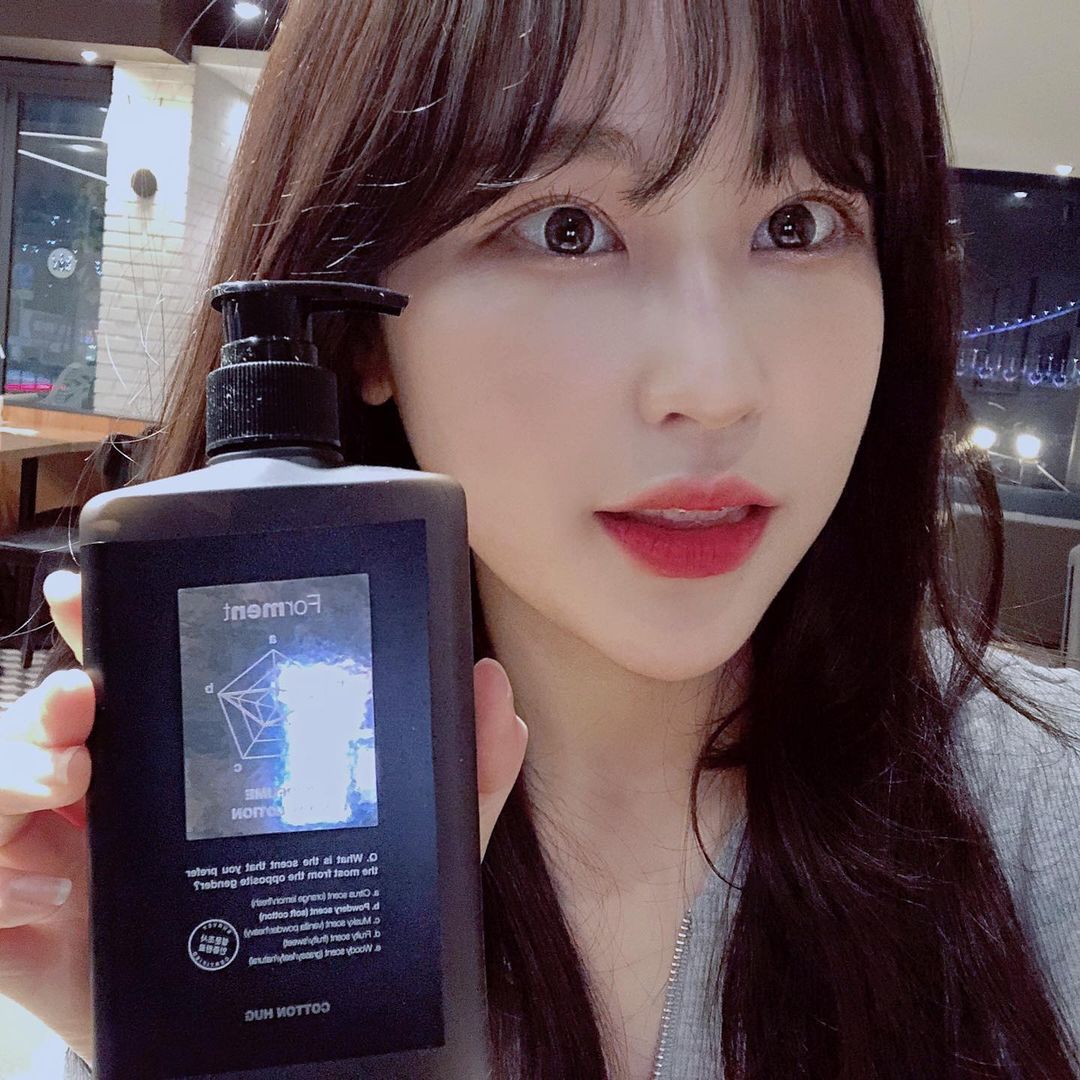 More Va on Instagram: “#광고 부드럽고 포근한 살냄새 코튼허그 포멘트 퍼퓸 바디로션🤍 향수랑 레이어링해서 더 오래 지속되는 향기🤍 끈적임 없이…”