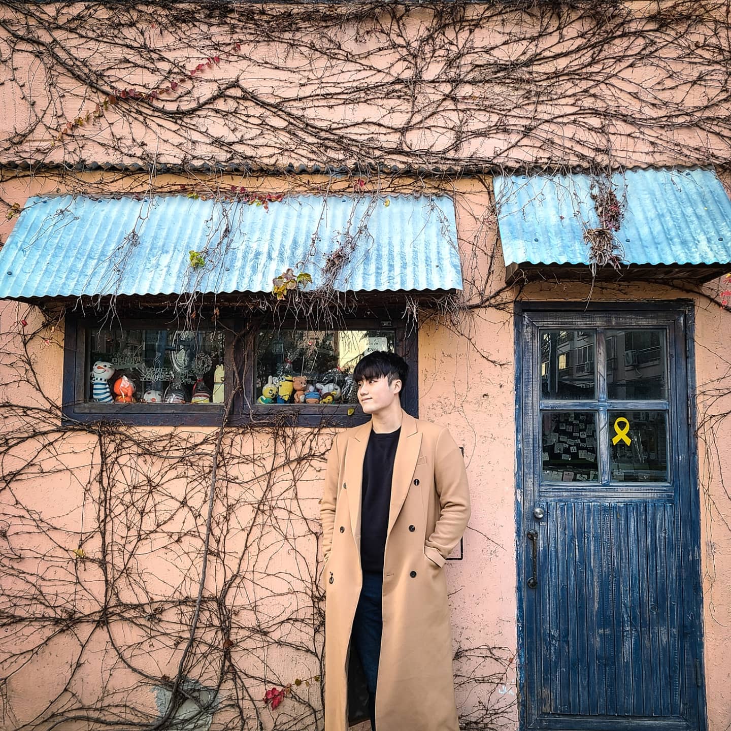 3년만에 군산 왔어용 🙂
군산쪽도 코로나 때문에
분위기가 너무 조용해서 걱정이네요..ㅠ 
(사진찍을때만 잠깐 마스크 내렸습니다)

#군산 #군산여행 #코로나 #전신샷 #자영업자화이팅