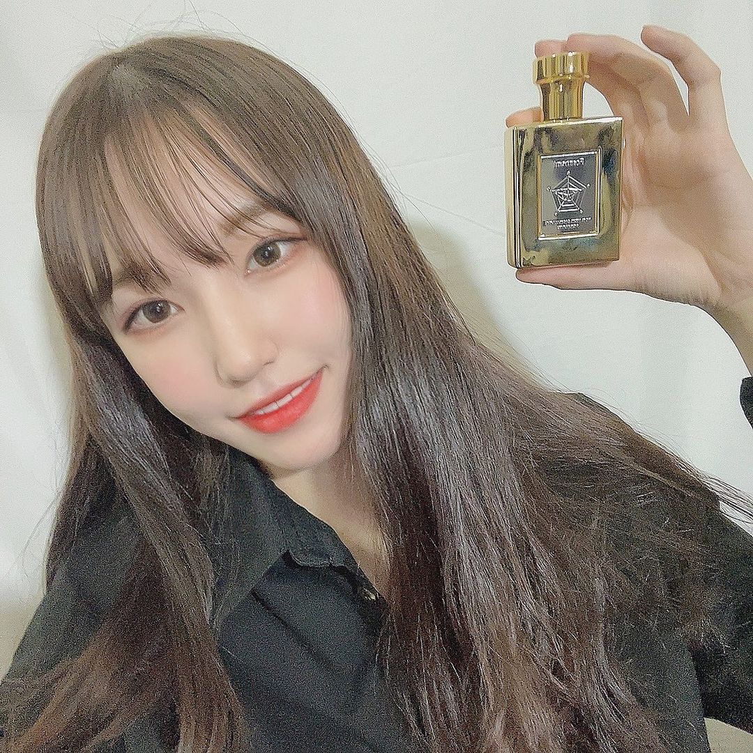 임소영 on Instagram: “#광고 포맨트 시그니처 퍼퓸 코튼썩세스💛 포장도 너무 고급스럽게 잘 되어 있고 향도 너무 고급스러운 향이라서 좋당😭❤️❤️ 한 번…”