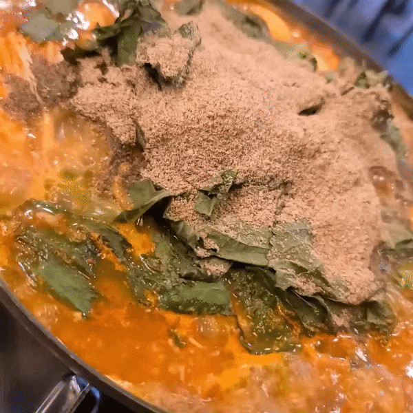 [왕십리 곱창전골추천] - 얼큰한 순대곱창전골 맛집 "곱순이네"