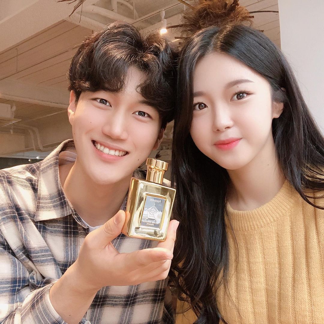 𝐇𝐚 𝐉𝐞𝐨𝐧𝐠 𝐘𝐮 하정 on Instagram: “#광고 남자친구에게 부담없이 선물하기 좋은 향수, #코튼썩세스 👍🏻 “좋은 향수는 다른 사람에게 최면을 걸 수 있을정도로…”