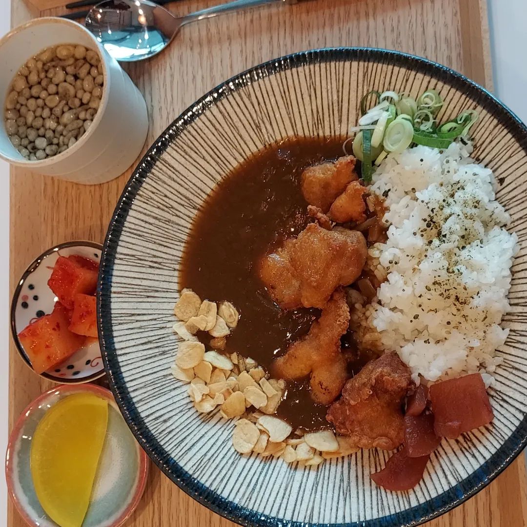 카레 생각 날때 ~~~^^
치킨가라아케 🍛 카레  추천~

감칠맛 나는 가쓰오 우동과 함께 ❤️ 😎 

#카레  #카레맛집 #우동 #비올때우동
#천안시청씨지브이 #돈부리 #규동