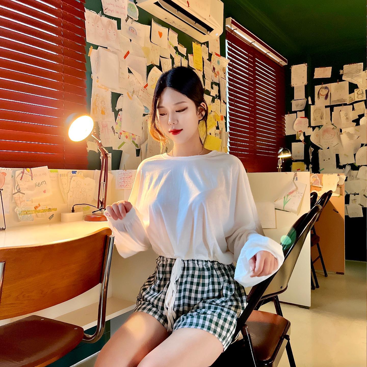 세상 새침한 척