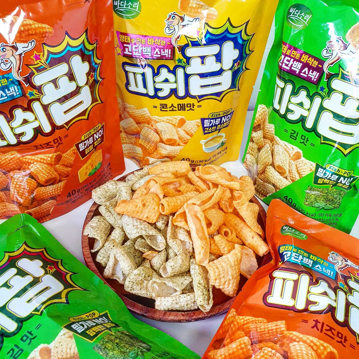  “#협찬 바다소리 피쉬팝🐟 ▪️알래스카 명태로 만든 바삭한 고단백 스낵〰️ 안주스낵으로 치즈맛, 콘소메맛, 김맛 3가지가 있다. 각자의 시즈닝 맛으로 시작해서 라이스페이퍼의 바삭+고소함으로 마무리😎 밀가루가 들어가지 않아 안주가 아니여도 아이들 영양간식…”