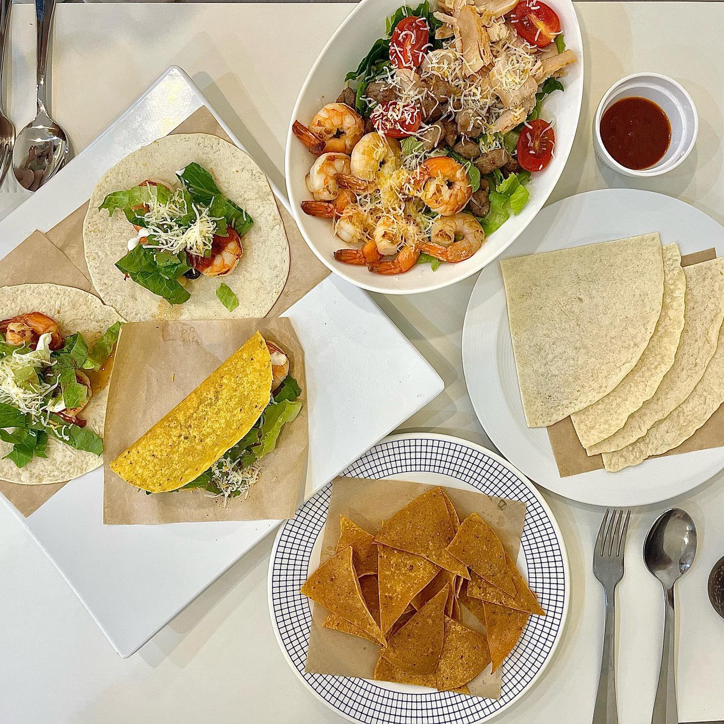  “#광고 🌮몬스터타코🌮 🍴몬스터볼 set 🍴쉬림프타코&부리또 간편하고 건강하게 즐길 수 있는 타코! 집 근처에 생겼다고 하여 바로 다녀왔습니다😆 언뜻 보면 평범한 샐러드 같지만, 엄청난 맛과 탄단지 비율을 자랑하는 🌮몬스터타코🌮 이 정도 음식…”
