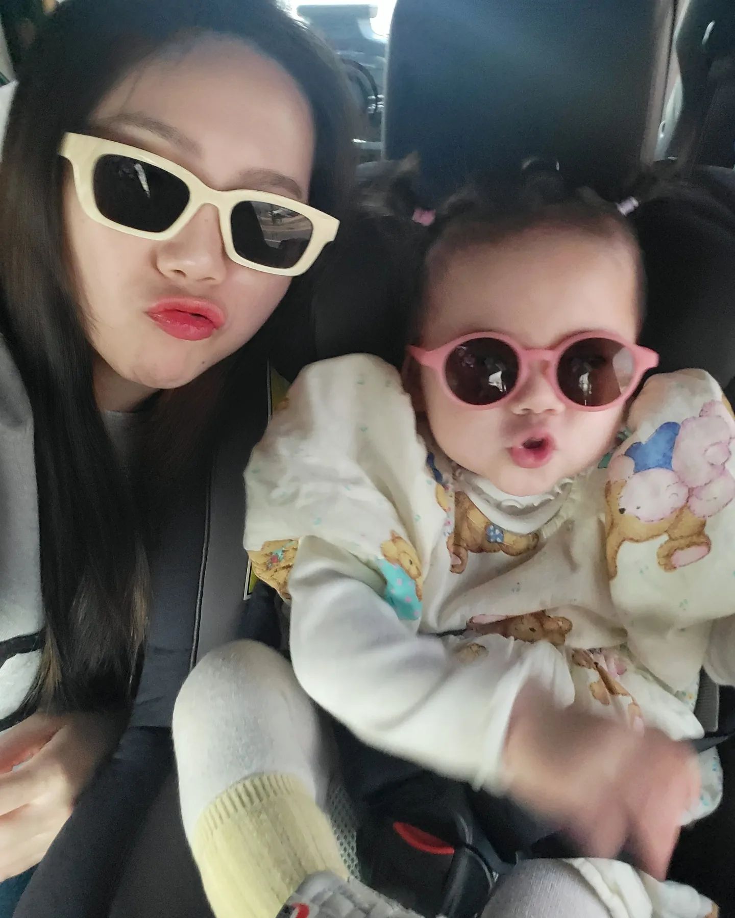 👭

이거시 바로 멋짱이😎
우리 딸 발끝까지 흥이 올라부러쓰🎶

#흥쟁이 #즐길줄아는아기