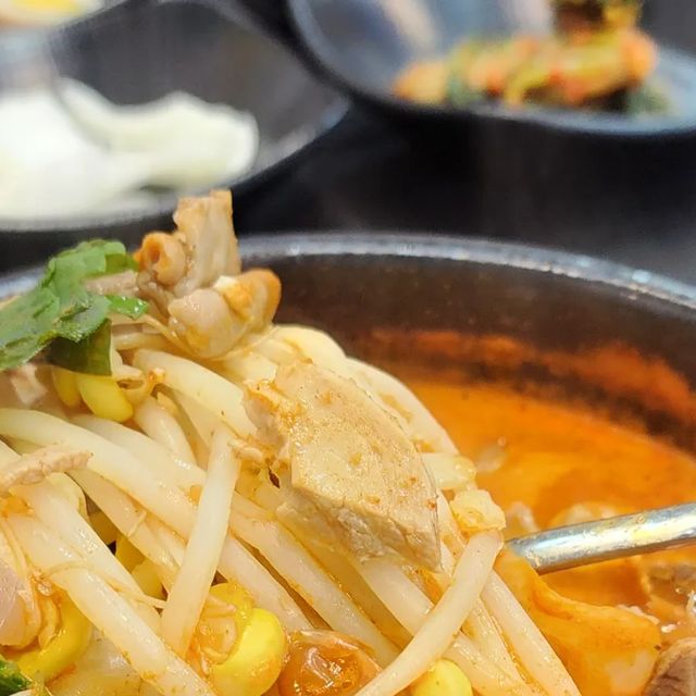 김리헌 국내여행 | 맛집 | 카페 | 동네투어리스트 on Instagram: "거제맛집 거제조선국밥
.
.
.
#거제 #거제도여행 #거제맛집 #거제도맛집 #국밥 #국밥맛집 #거제조선국밥 #현지맛집 #먹팔 #환영해요👋👋"