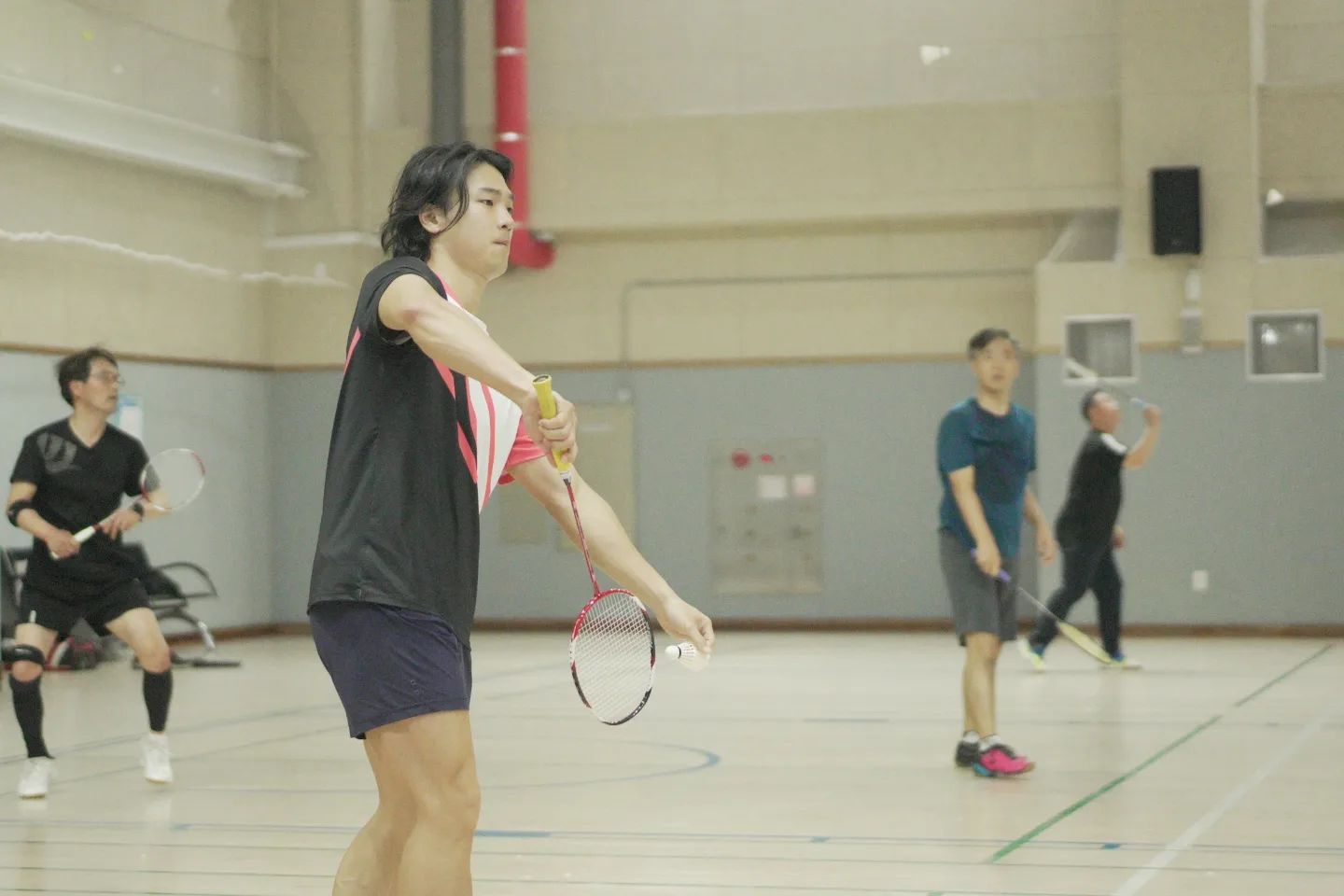 서브 & 리시브
입이 왜 오므려지는지는걸까요
#배드민턴
#badminton
#serve#receive