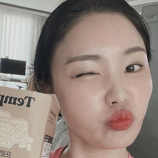 복미정 on Instagram: "#협찬 @ketoyou_ #키토유 #템페 #키토유템페 #비건단백질 #비건식품 #tempeh 운동 끝나고 후추템페 노릇노릇 구워서 베이글 신드위치 해먹기🧡 꼬숩꼬숩 맛잇당"
