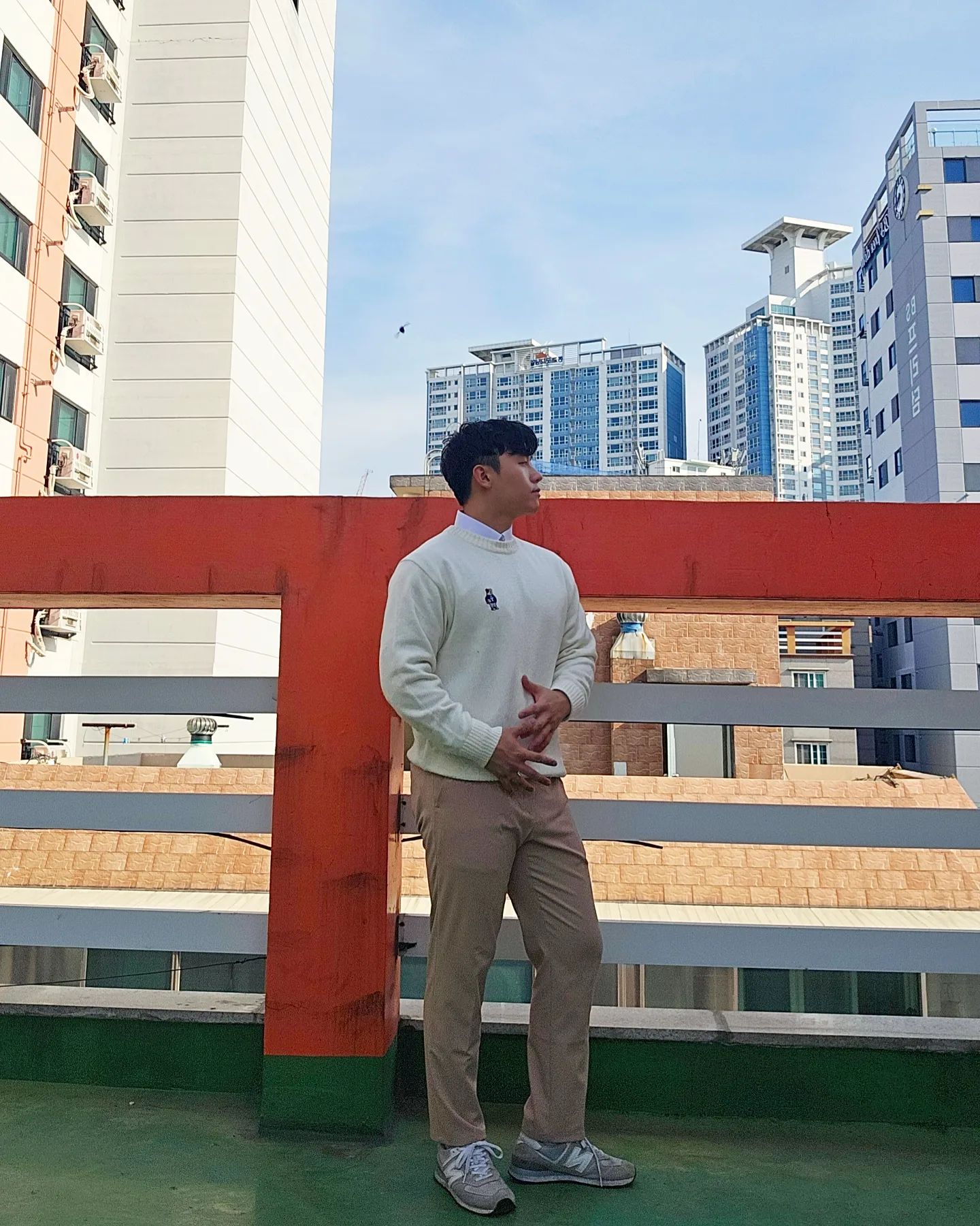 비온 다음날에는 날이 더 좋네✨️✨️

상의 : yale
하의 : musinsa_standard
신발 : newbalance