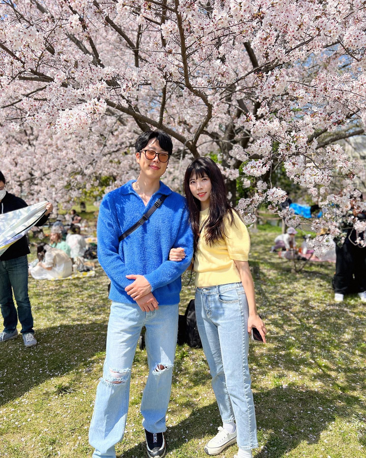잠못자서 상태안좋은데 사진찍을땐 멀쩡한척하기😄