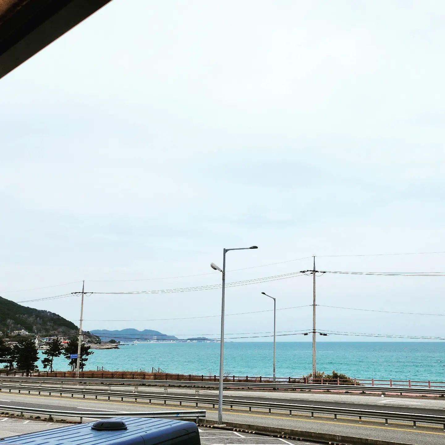 울진 어딘가.... 출장
경상도 전국일주...
피곤...

#바다 #출장 #휴게소 #동해바다