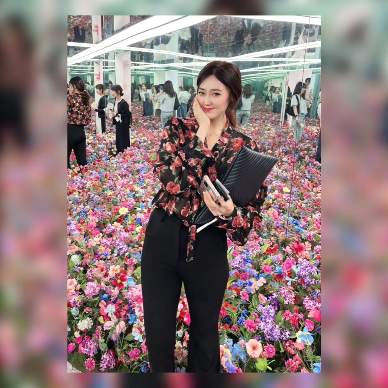 #디올 #성수동 다녀왔지요🧡
역시 #꽃 이 시그니처로 눈에 확들어왔네요💐🌼🌷🌺🌹
이날 날이 더워서 두시간가량 있다가 치맥하러갔지용😆
팝업갈때 날이 선선하길바래유~🙏🏻
이것저것 볼거리와 즐길거리있음 또 놀러갈랍니다❣️
.
.
.
.
#daily #ootd #selfiegram  #서울 #홍대 #강남 #selfie #셀스타그램 #맞팔 #좋아요 #좋아요반사 #이미지모델 #협찬 #뷰티모델#친구스타그램 #안양 #범계 #좋아요#vlog