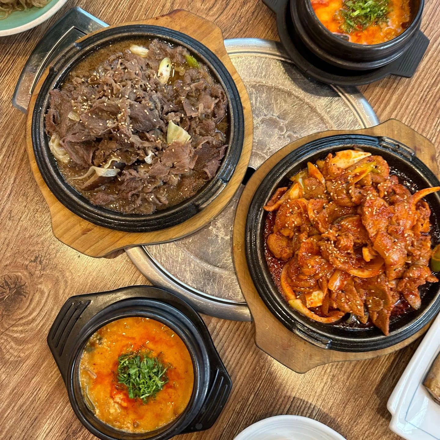 #열무밭애 #순천열무밭애 #열무밭애샤브샤브 #순천샤브샤브 #순천보리굴비 #순천쌈밥 #순천 #신대지구맛집 #순천맛집 #순천신대맛집 #순천보리굴비 #신대지구점심 #순천도시락

가족외식 하기 좋은
순천 보리굴비 잘하는
열무밭애에 왔습니다!

메인부터 밑반찬까지
다 맛있기에 부모님께서
정말 좋아하시는 곳인데요~

다음에는 샤브샤브 먹으러 한번 와야겠네요!ㅎㅎ