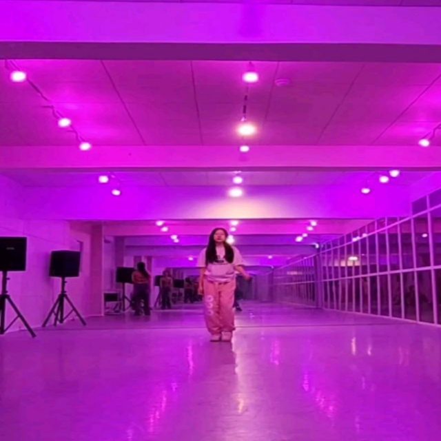 🩷🩷 내 두 눈은 어차피 너에게 
.
.
.
.
.
.
🎶 penomadeincorea - senorita
🧠 lookatyrin__ ♡
📍 lamf_dance_academy

#dance #dancer #dancevideo #yrinchoreography #coreography #girlish #heels #heelchoreography  #freestyle #senorita #09