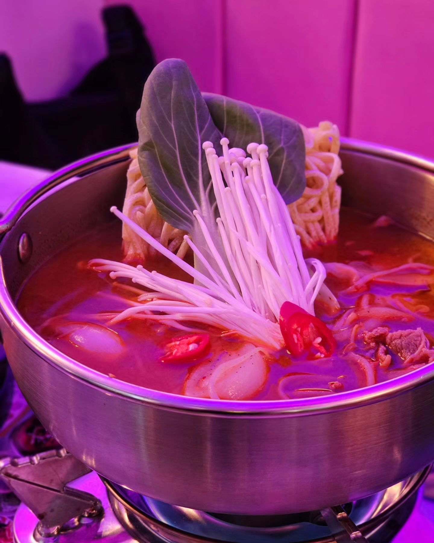 #협찬 
착한 가격에 맛있어서 너무 맘에 든 #꽃다운주점
대학가 술집은 메뉴 가지수가 많아도 막상 시킬건 별로 없는 경우가 많았는데 다 먹고싶어서 고민되는건 진짜 오랜만이었다ṑṑṑ
음식이 하나하나 성의있고 식사할 만한 메뉴도 많아서 이리저리 옮길 필요 없이 여기 한곳에서 쭉 마시기 좋음. 오픈한지 얼마 안 돼서 깔끔한 것도 좋았고ㅎㅎ
우육마라탕이 진짜 찐,,,,👍🏻이니까 꼬옥 시켜주기

#청주술집 #충대술집 #충북대술집 #충북대중문술집 #청주충북대술집 #충대술집 #분위기좋은술집 #분위기술집 #꽃다운주점청주충북대점