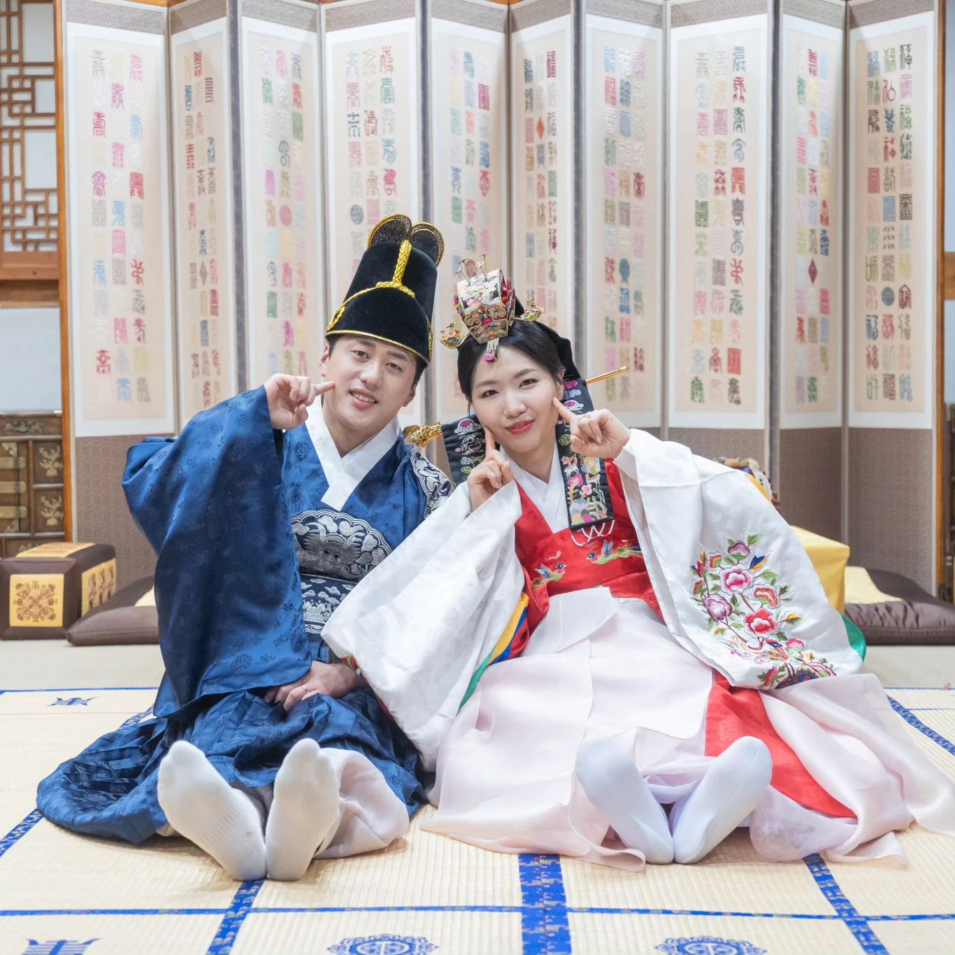 오랜만에 일상 남기기😝

1. 벌써 결혼한지 100일 넘었다니🫢
2. 어쩌다 창릉천 유채꽃 보고 왔다.
3. 나의 부케가 캔들&클리어볼로!💐
4. 우리 막내 군대갔다🫡
5. 두부랑 친해지는 중...🐶
6. 매번 품절로 구매 실패했던 로보락... 드디어 성공! 로봇청소기 짱이야!
7. 운동도 다시 열심히 하려는 중!