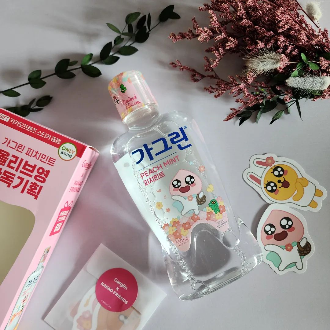 #협찬
가그린 피치민트 한정판이 출시되었어요~
카카오프렌즈와 콜라보레이션해서 너무 귀엽더라구요!
카카오프렌즈 스티커까지 들어있어서 소장욕구 뿜뿜~

맛과 향이 상쾌하고 개운함이 오래 가요
색소 무첨가, 에탄올 무첨가라 안심하고 매일 사용해요!
올리브영에서 구매할 수 있어요~

#가그린 #복숭아 #피치민트 #피치 #어피치 #카카오 #카카오프렌즈