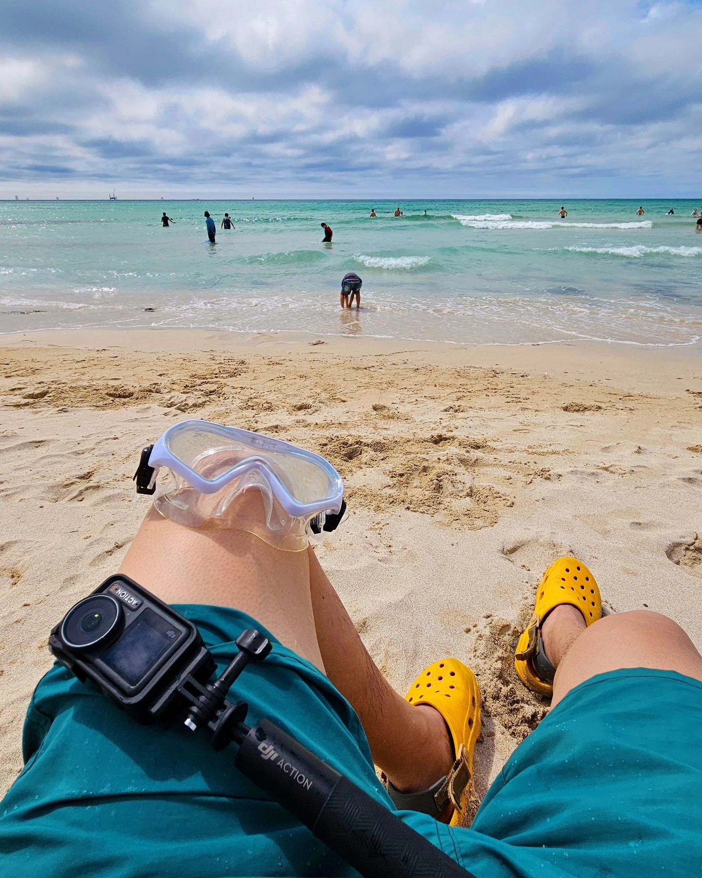 야전템 장착하고 신나게 해수욕🏖🏖
제주도 해변 정복중!!
나보다 더 신나게 놀다 지친 아이🤪

.
#야전생활 #제주도여행
#스노클링 #제주도스노클링 #제주도바다 
#제주해변 #제주도해수욕장 #오즈모
#오즈모액션3 #액션캠 #제주스냅 #여행일기 #여행소통 #여행기록 #여행에미치다 #여행에미치고싶다 #여행중 #곽지해수욕장 #제주도바다수영