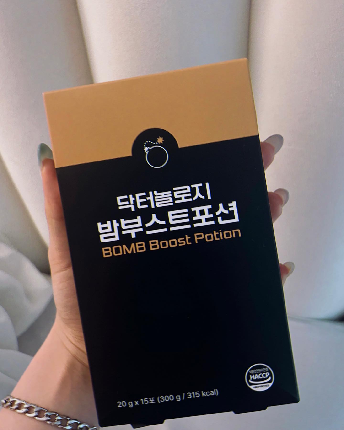 여기 좀 보세요😎
제품 50% 이상 섭취 후 불만족 시, 100% 환불보장해주는 곳이 있어요 !!

나뿐만 아니라 남편,남자친구에게 선물해주기도 딱 좋은 아르기닌! 🔥밤부스트포션🔥
저는 아부지한테 선물해보았는데요, 
맛있다고 따봉을 남겨주셨어요🤣

아르기닌은 아미노산의 한 종류로서, 나이/성별 구분없이 모두에게 좋은 식품원료임으로 부부 / 커플 등 함께 섭취해도 좋습니다❤️

소중한 우리몸에 그대로 흡수되는 영양제만큼 아무거나 먹을 수는 없죠🥺

탁터놀로지의 모든 제품은 전문 지식을 보유한 현직 의사로 구성된 연구개발부서가 직접 기획합니다. 
최신 의학 논문들을 꼼꼼히 분석해서 한국인들에게 최적화된 영양소들로 제품을 설계합니다.

몸에 좋은 건 알겠는데.. 맛이 없음 손이 안가죠?! 
자연산 생과일 맛으로 아르기닌도 맛있게😋

저는 아무 곳에서나 툭 뜯어서 먹을 수 있어 편하고 좋더라구요💪🏻

(몸의 변화 경험 원할시
3개월 꾸준한 섭취를 권장합니다.)

#닥터놀로지 #밤부스트포션 #아르기닌 #아르기닌영양제 #남성영양제 #남자영양제
#영양제추천