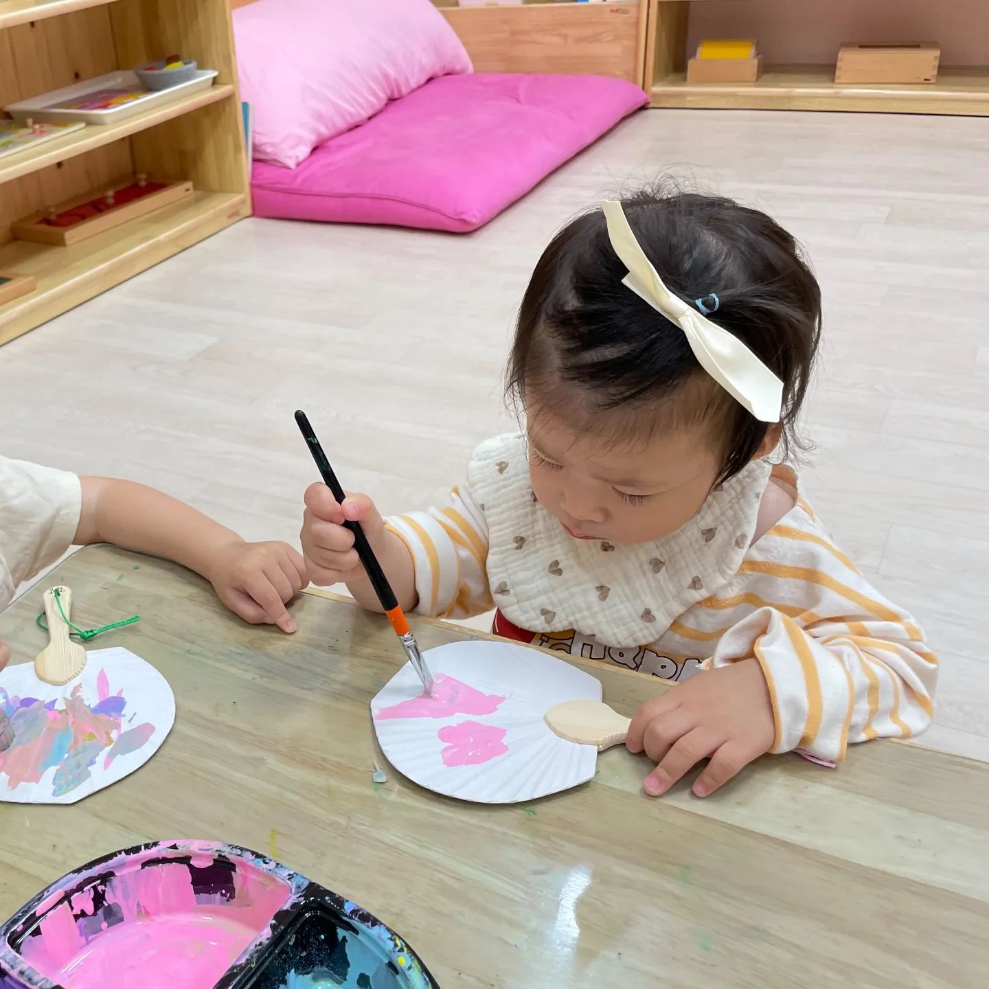 아희의 생애 첫 작품🎨
단오맞이 부채와 쑥향주머니☘️
대견하다 딸!!

#어린이집적응중