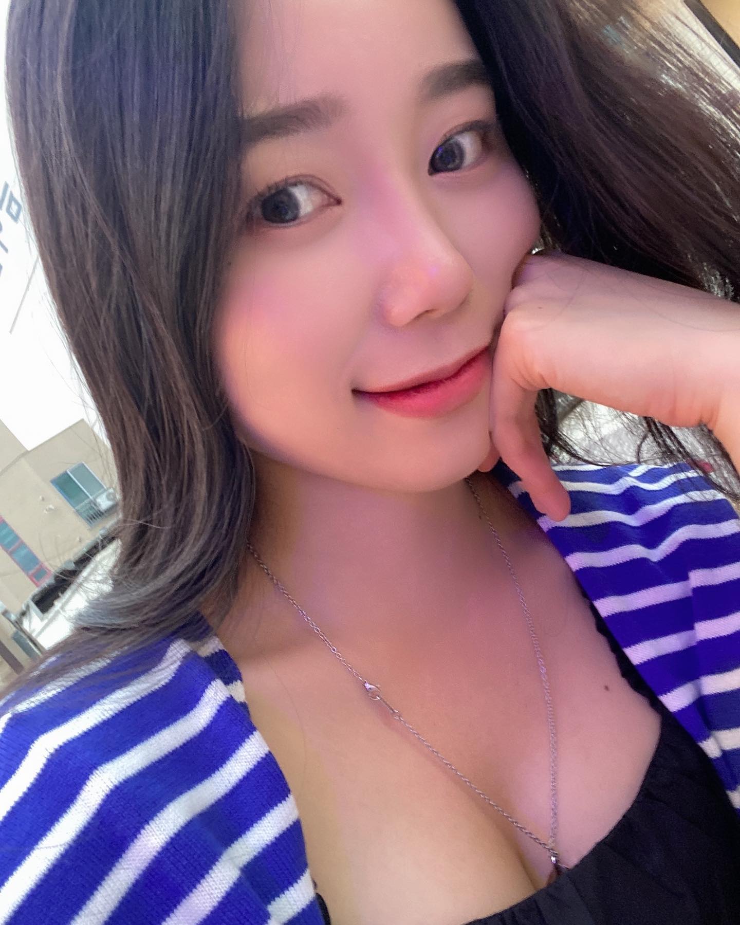 ෆ 
륀생최악 몸무게보고도 정신 못차리고 먹는애 근황🤦🏻‍♀️