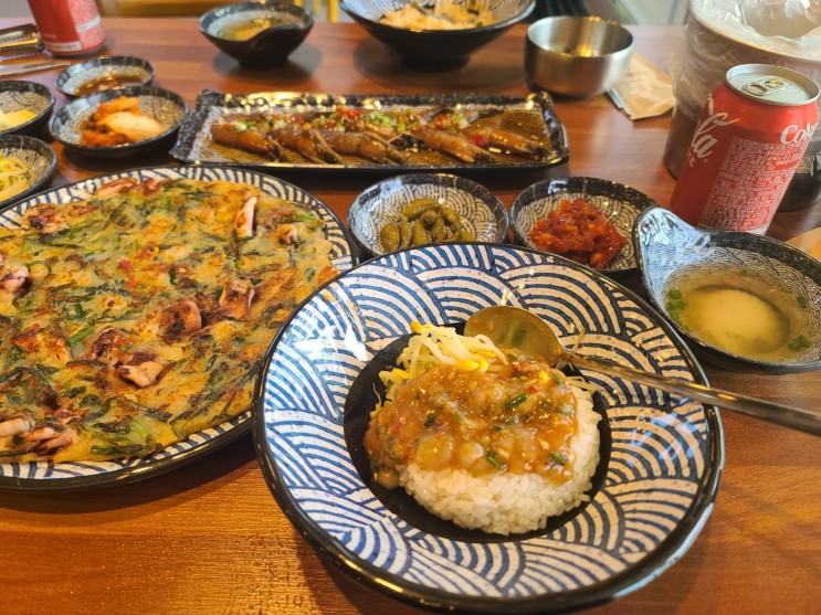 [맛집] 꽃게살, 새우장 비빔밥 그리고 해물부추전 최고인 꽃새담