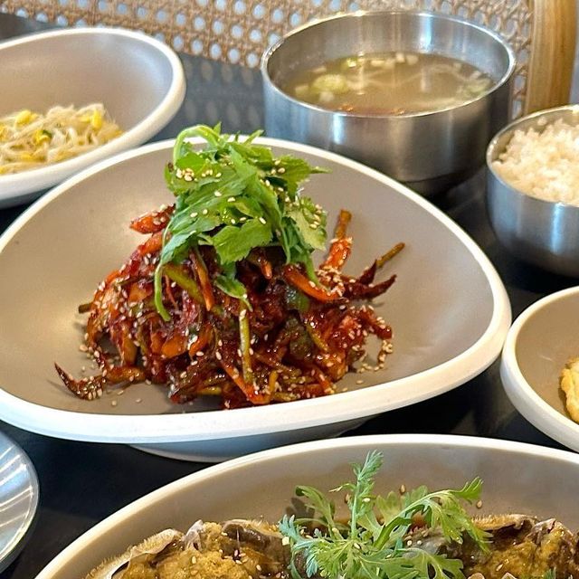 유희𝘺𝘶𝘩𝘦𝘦 - 맛집&카페 투어👀 on Instagram: "#광고 🦀 간장러버인 내가 드디어 정착할 게장맛집을 찾았다😭💕 게장 좋아하는 사람들은 다 가봤으면 좋겠다는 생각이 들 정도,,, 정