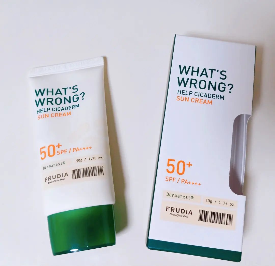 #할인구매 frudia.official #후르디아 #시카선크림 #sunblock #꽃 #수분선크림 #웰코스 #suncream #08L #일상 #선크림 #카페 #논코메도제닉 #민감피부선크림 #맛집 #FRUDIA #여행

자외선차단제는 필수지만 백탁현상, 따갑거나 꾸덕한 제형이면 안바르게되는데 믿고쓰는 후르디아 선크림은 발림성도 좋고 바른티도 안나고 끈적임없이 넘 괜찮다능! 후르디아 제품이라서 향도 좋고 매일매일 잘바르고 다닌다능ㅎ
