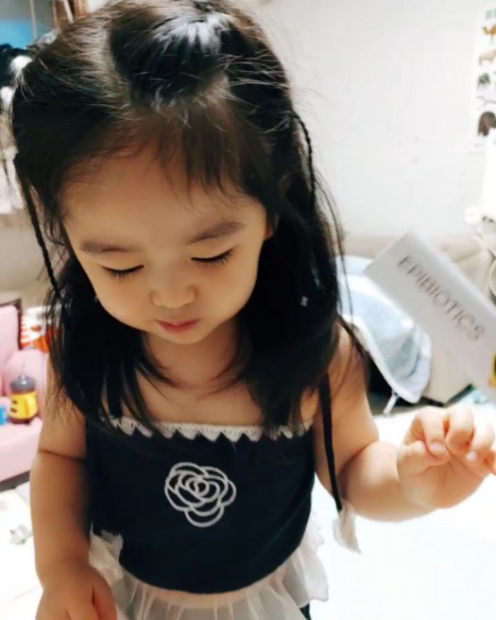 #협찬

자연을 담은 딸기 유산균, 자연을 담은 레몬 유산균 ✨우리아이 김치아이 에피바이오틱스 레몬✨

🍓딸기유산균
컬러푸드인 딸기와 김치유산균이 만나 컬러푸드 마이크로바이움이 완성된 내 아이에게 최고 잘맞는
국내최초 컬러푸드 유산균 이에요❤️

아이들이 좋아하는 딸기라서 그런지 거부감 없이 너무 잘먹어서 좋더라구요👍💯💯

🍋레몬유산균
컬러푸드인 레몬과 김치유산균이 만나 비타민c 끝장판 
국내최초 컬러푸드 유산균이에요💛

상큼상큼해서 오히려 더 잘먹더라구요👍💯💯
계속 달라고 하는거 말리느라 참았네요🤭

자연을 담은 유산균으로 우리 아이 건강 지켜주면 좋겠습니다❣️

🔗https://diasw.doosonbiom.com/shop/shop.php?type=shopdetail&category_code=046001002000000&brandcode=04600100200000000000023&page=1

🔗https://diasw.doosonbiom.com/shop/shop.php?type=shopdetail&category_code=046001002000000&brandcode=04600100200000000000021&page=1

#정가진면역연구소 #두손바이옴 #컬러푸드유산균 #펭수유산균 #우리아이김치아이 #에피바이오틱스 #김치유산균
#육아맘 #육아스타그램 #일상 #육아맞팔 #육아소통 #29개월아기 #장건강 #유산균 #추천 #아이영양제