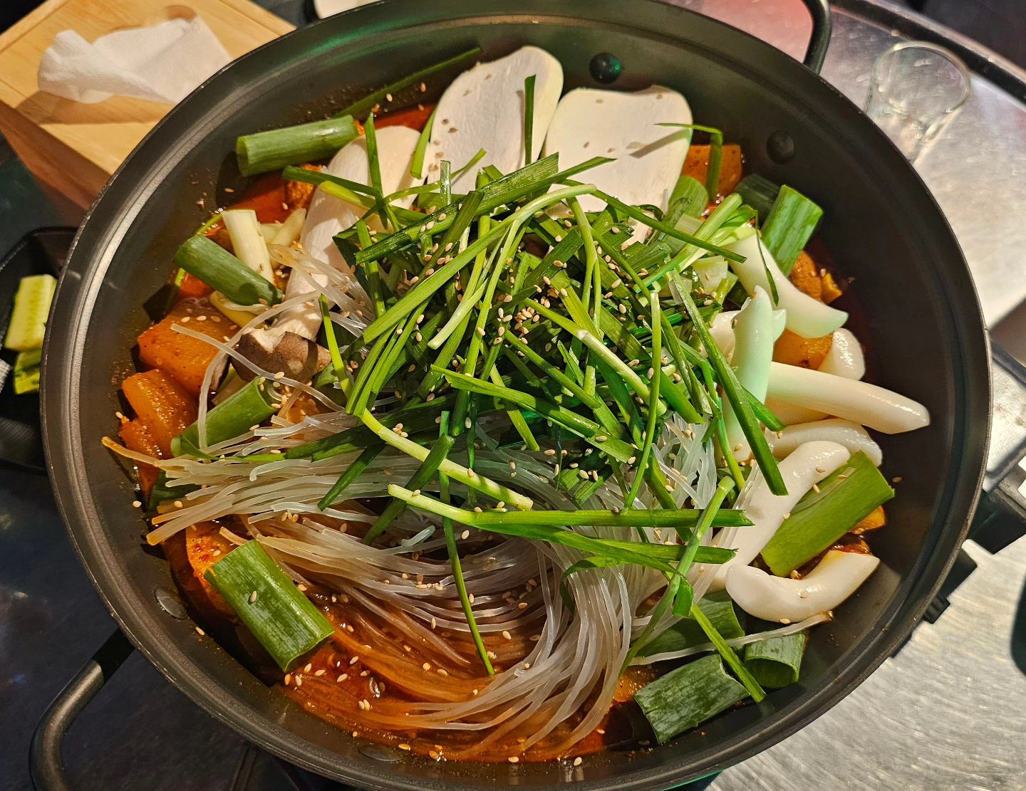 #내돈내산맛집
.
개포동에 새로 오픈한 맛집
제가 보고싶으면 배춧집으로 오세요ㅋㅋㅋㅋㅋ
거의 맨날 죽치고 있음 JMT❤️
.
#배추전 #닭도리탕 #닭볶음탕 #매운갈비찜 #해물짬뽕탕 #계란말이 #잔치국수 #치킨 #통닭 #닭똥집볶음
.
#배춧집 #개포동술집 #개포동실내포차 #개포동포차 #개포동맛집 #개포동