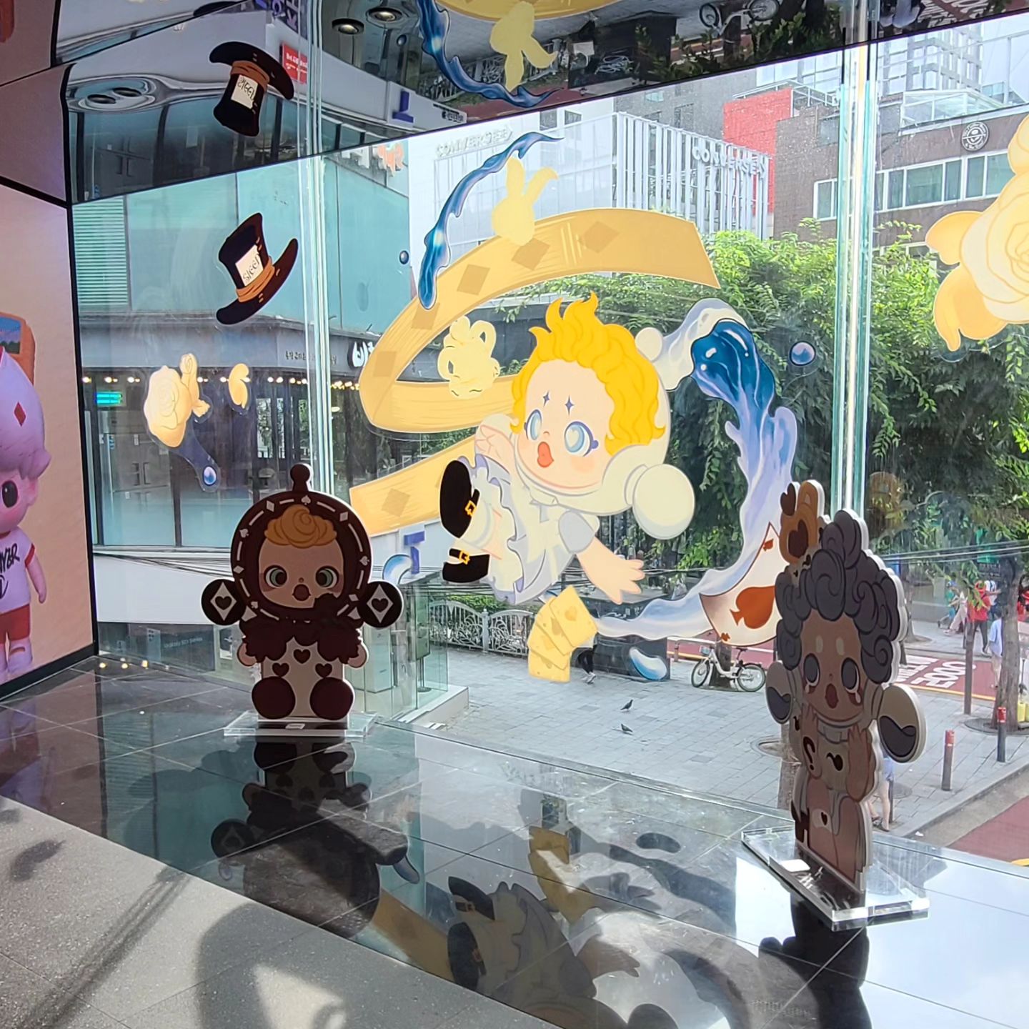 내 지갑 털어가는 팝마트😝💛🧡❤

#popmartkorea_store #popmart #팝마트
