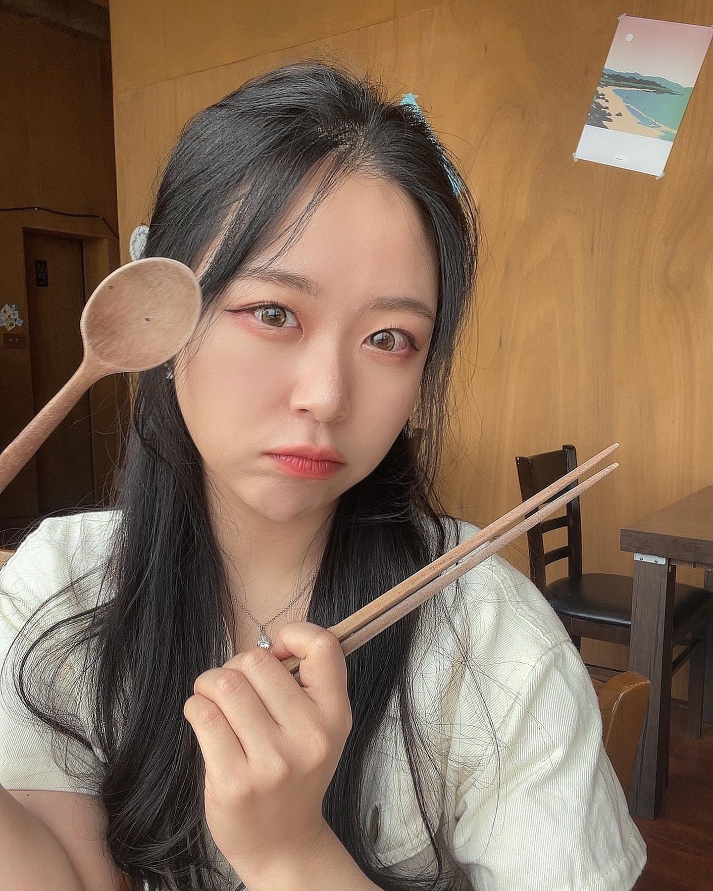 지민이가 사진찍어쥬며
잘 먹는 애 같다고 했다
하지만 반박할 수 없었다
왜냐 사실이기 때무네,,( ′～‵)