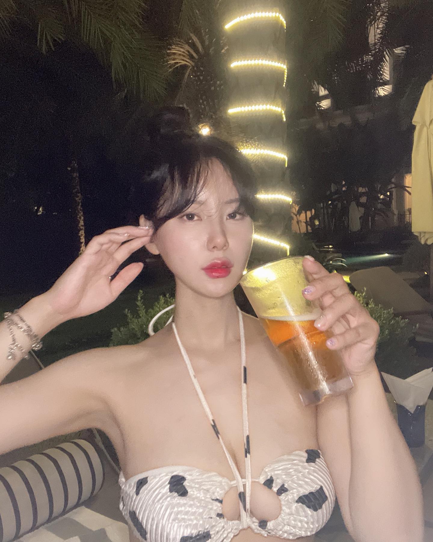 Bikini + beer = 💛