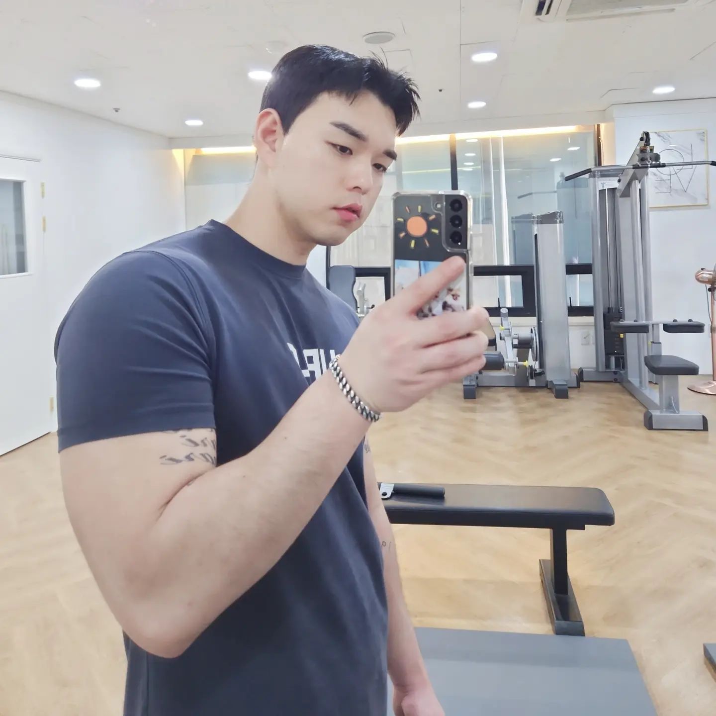 🏋‍♀️🏋‍♂️🏋

#유피라운지, #유피크루, #유피크루15기 #UPLOUNGE #짐웨어 #UPLG

uplounge_official uplounge_life_official