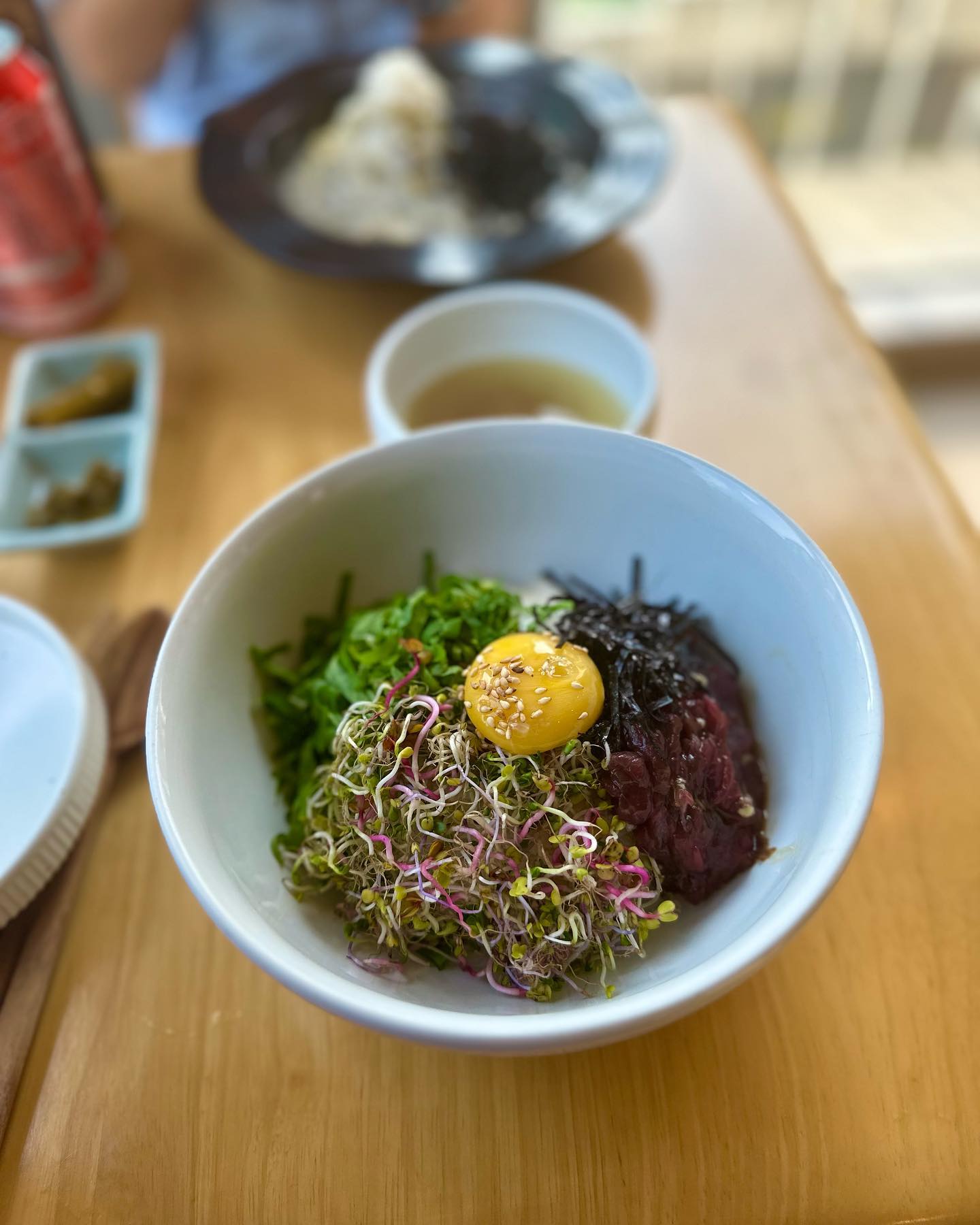 싹싹 긁어먹었다 와..맛있다

.
.
.
.
.
.
.
.
.
.
.
.
.
.
.
.
.
.
.
.
.
.
.
.
.
.
#성수동맛집 #서울맛집#뚝섬역맛집 #성수온실#맛집#먹스타#맛스타#먹스타그램#맛스타그램#저녁#육회비빔밥#김트러플크림파스타 #파스타#크림파스타#복분자에이드#일상#데이트#데이트코스#food#음식#좋아요#점심