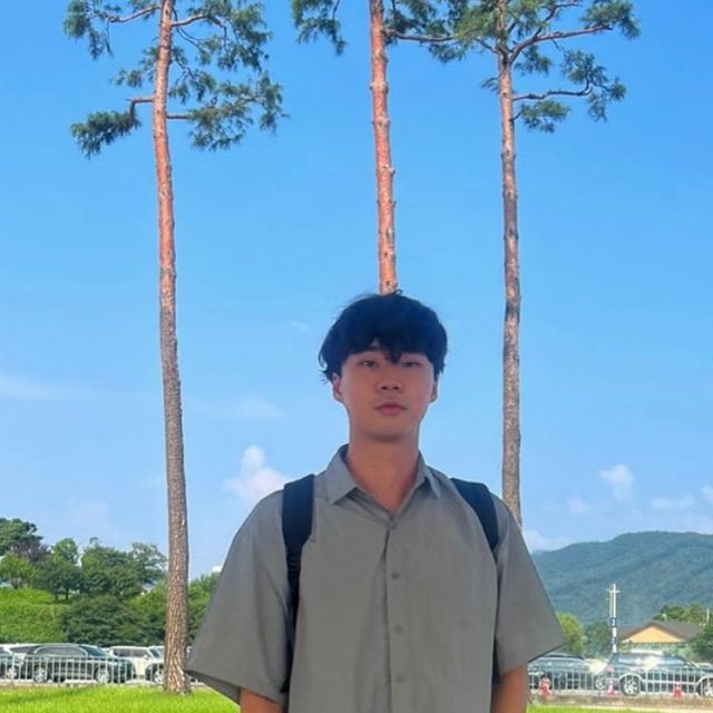 𝓌𝓃𝓈𝓌ℴ𝒹𝓁 | 준J on Instagram: "#협찬 @1rony9orno_official 86-IRO285 [워터프루프] 윈드브레이커 반팔 셔츠 성의 틀에 사로잡히지 않는 새로운 세대가 갖는 에너제틱한 감성을 통해 새로운 문